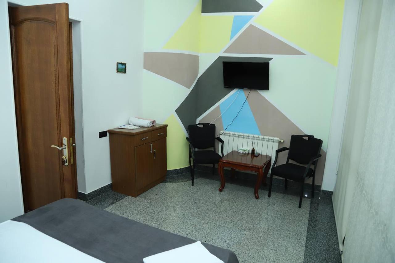 Joy Hotel Apartament Erivan Exterior foto